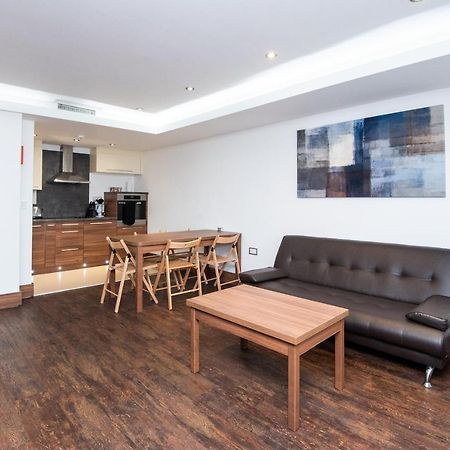 Livin' Serviced Apartments Watford  Bagian luar foto