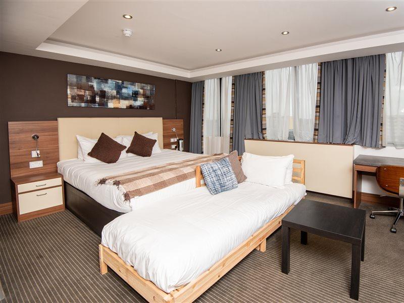 Livin' Serviced Apartments Watford  Bagian luar foto