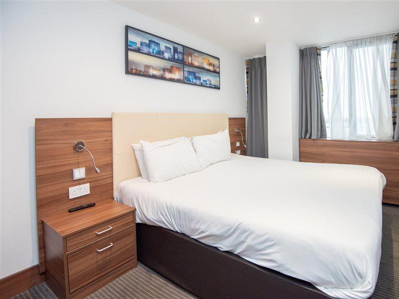 Livin' Serviced Apartments Watford  Bagian luar foto