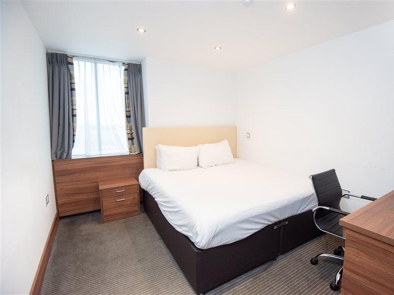 Livin' Serviced Apartments Watford  Bagian luar foto
