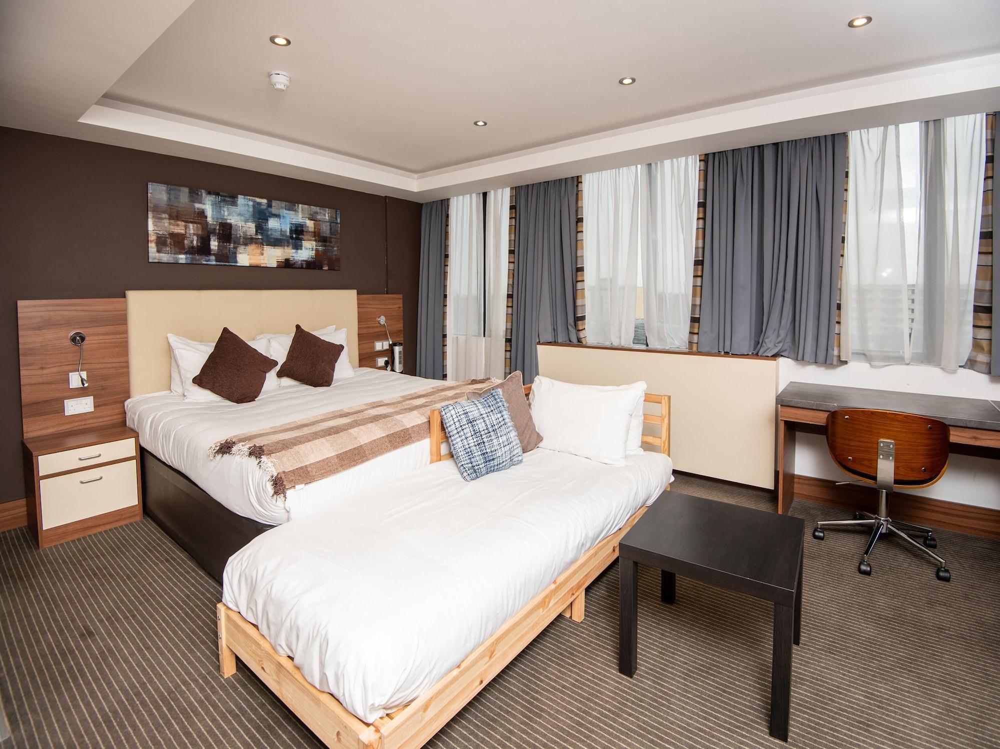 Livin' Serviced Apartments Watford  Bagian luar foto