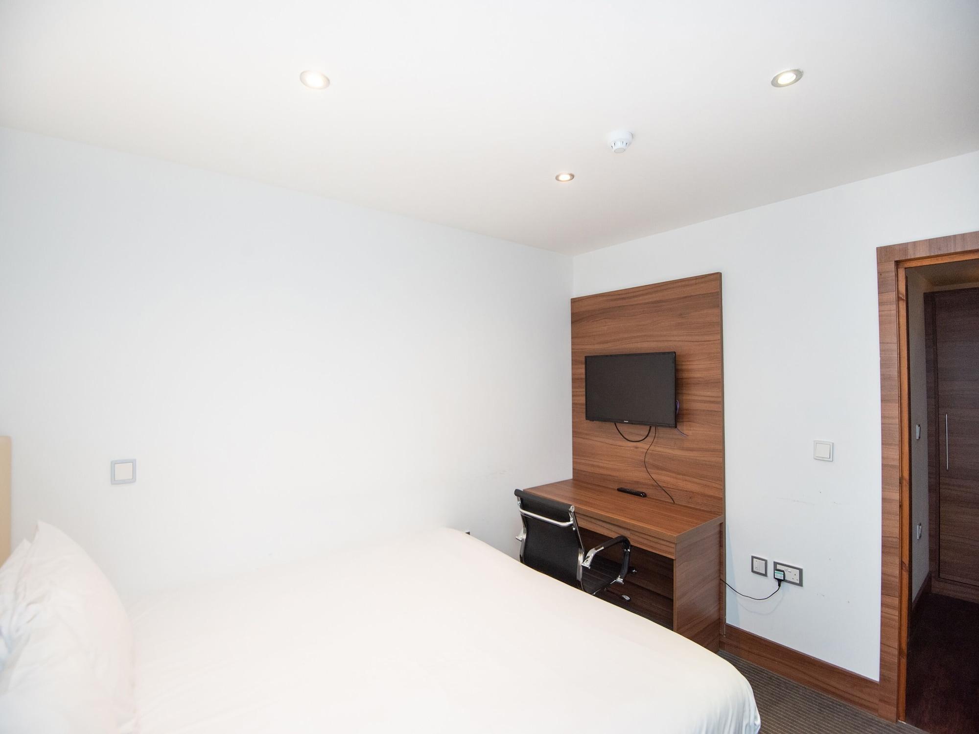 Livin' Serviced Apartments Watford  Bagian luar foto