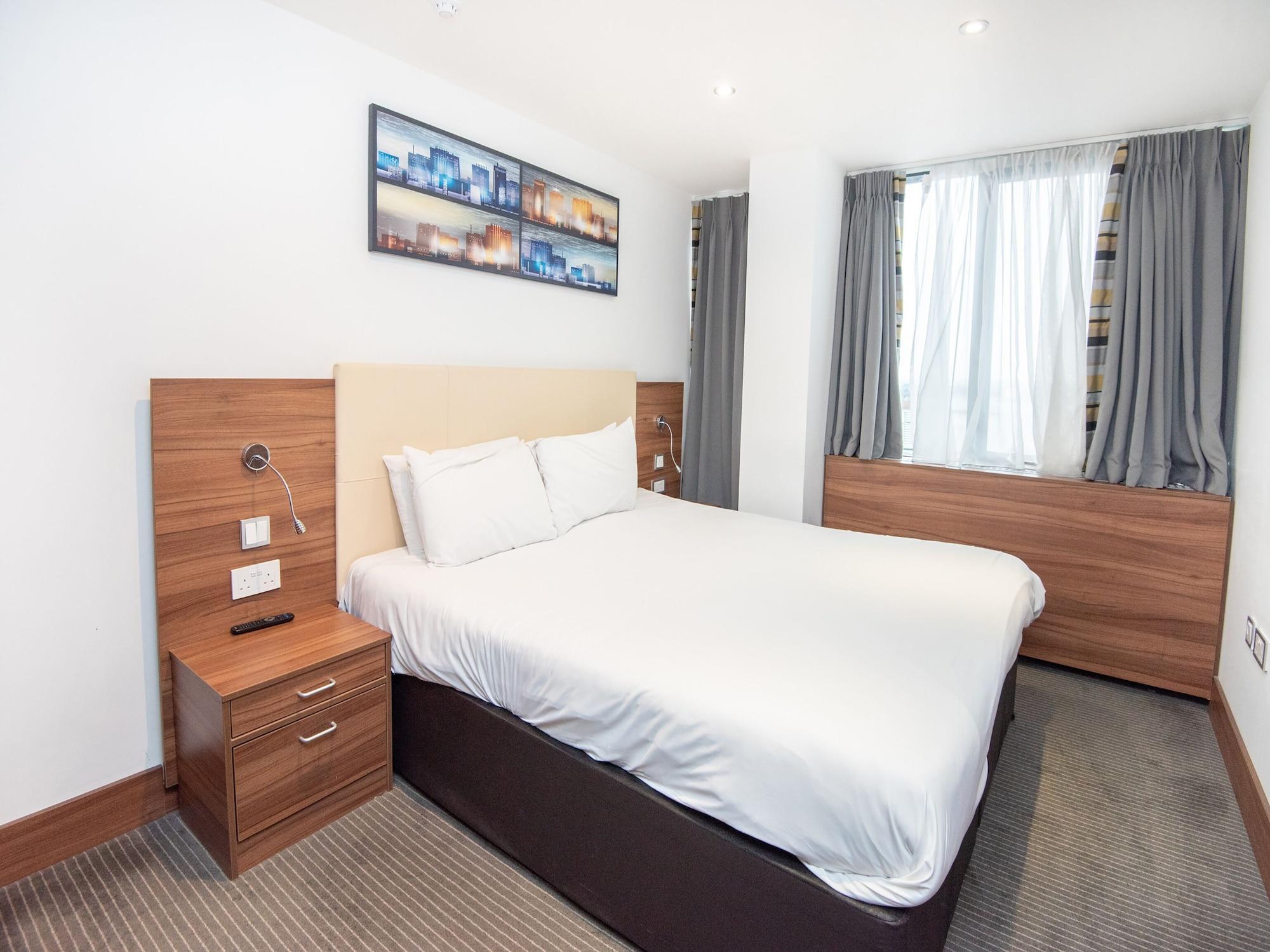 Livin' Serviced Apartments Watford  Bagian luar foto