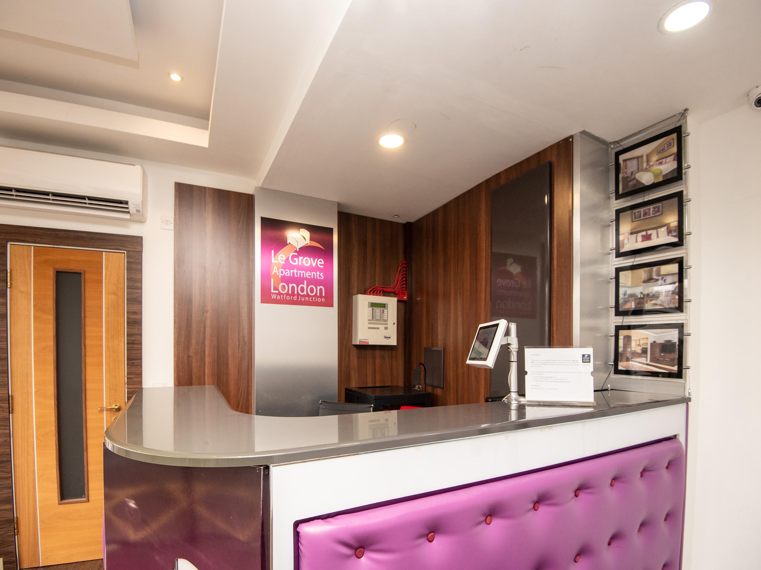 Livin' Serviced Apartments Watford  Bagian luar foto