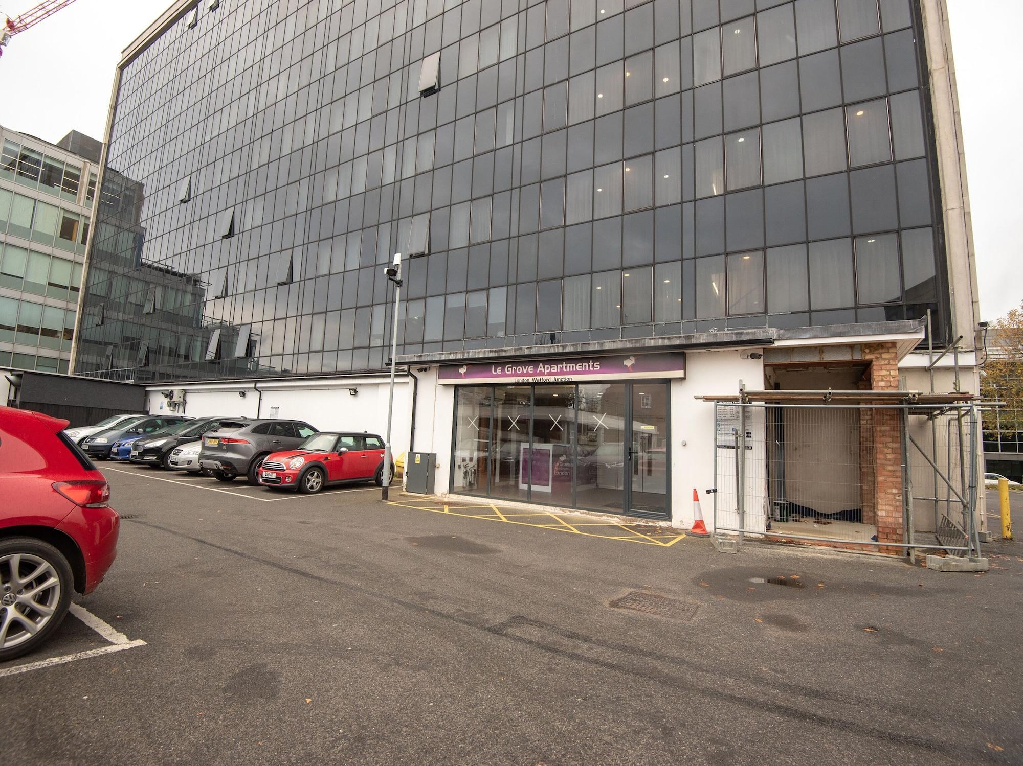 Livin' Serviced Apartments Watford  Bagian luar foto