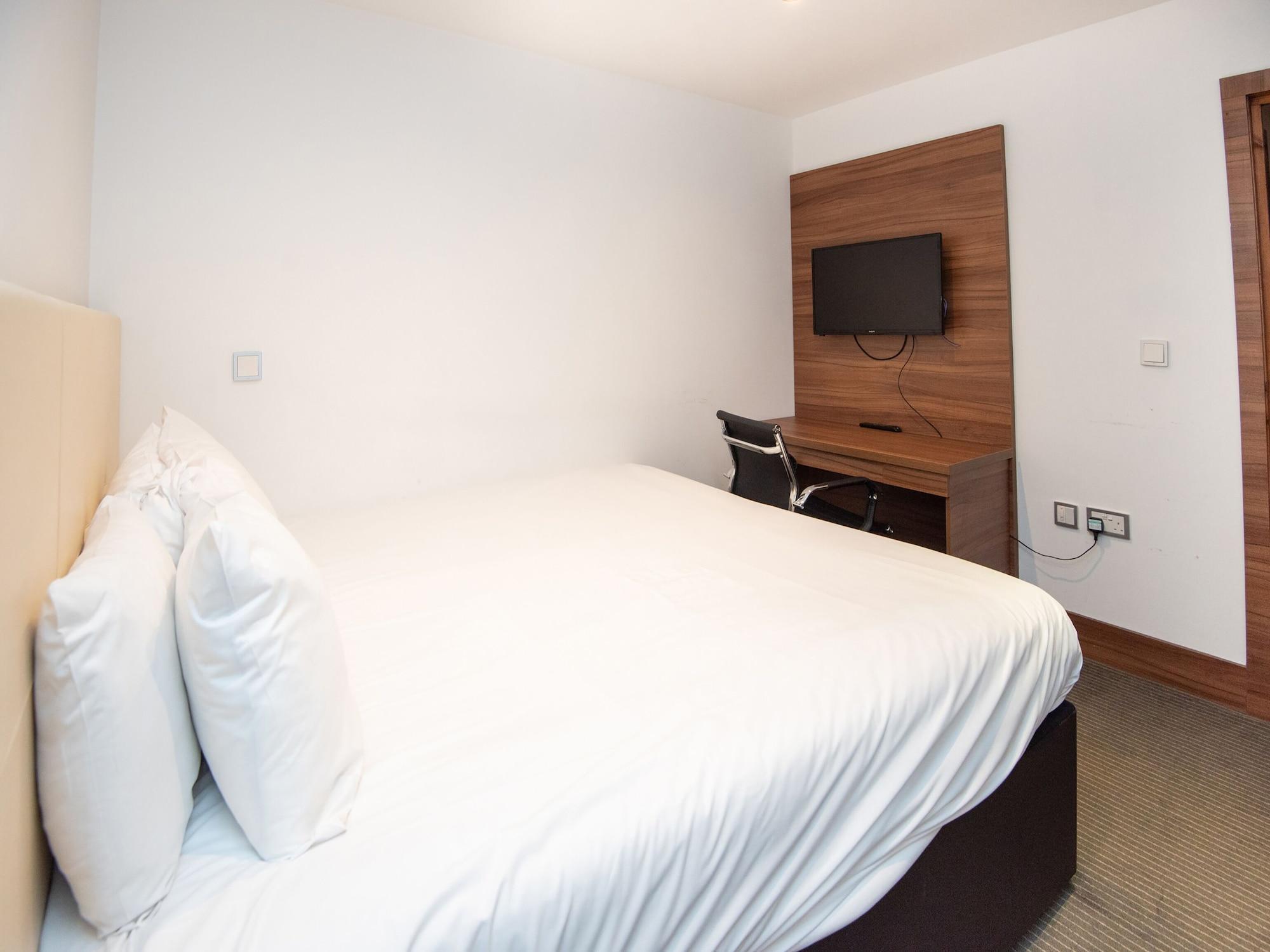 Livin' Serviced Apartments Watford  Bagian luar foto