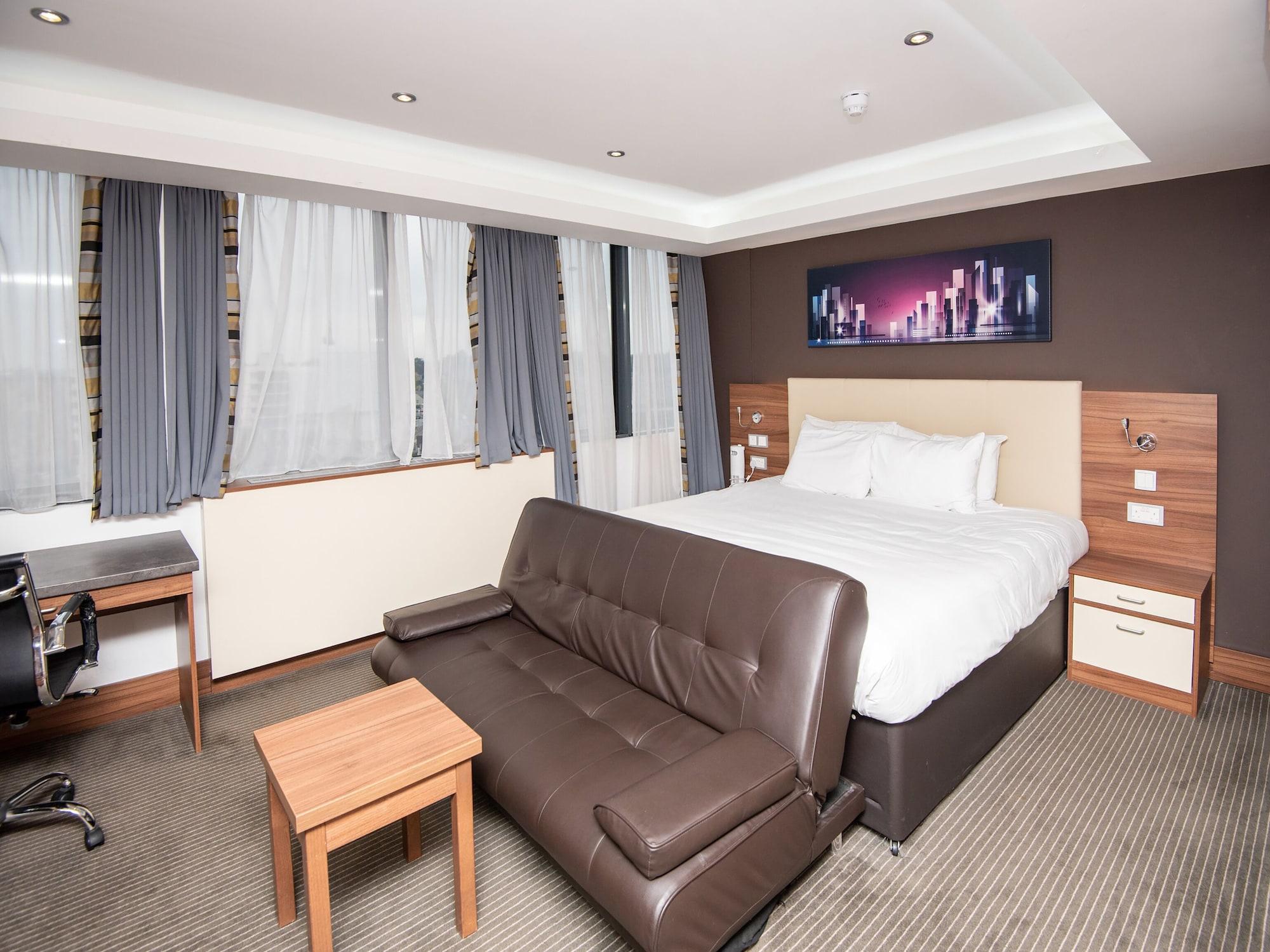 Livin' Serviced Apartments Watford  Bagian luar foto