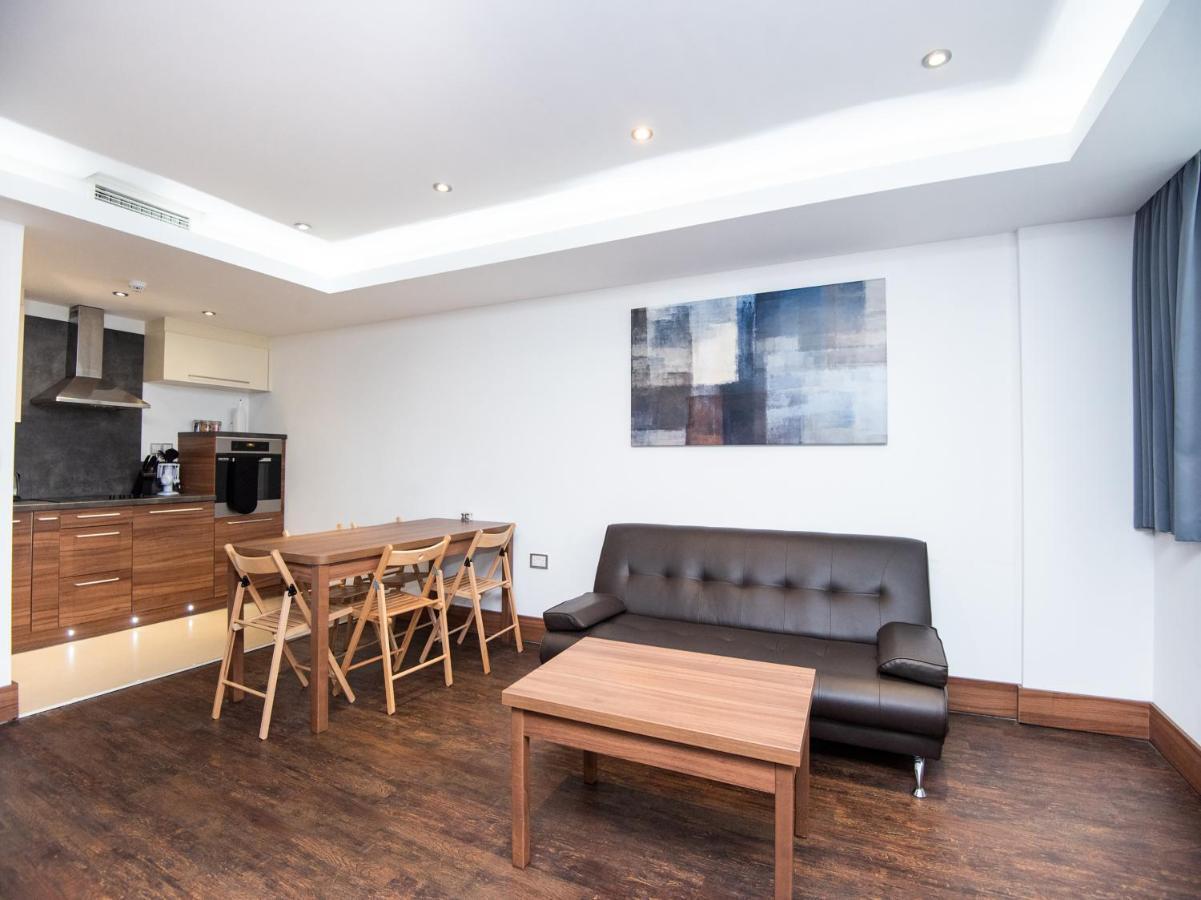 Livin' Serviced Apartments Watford  Bagian luar foto