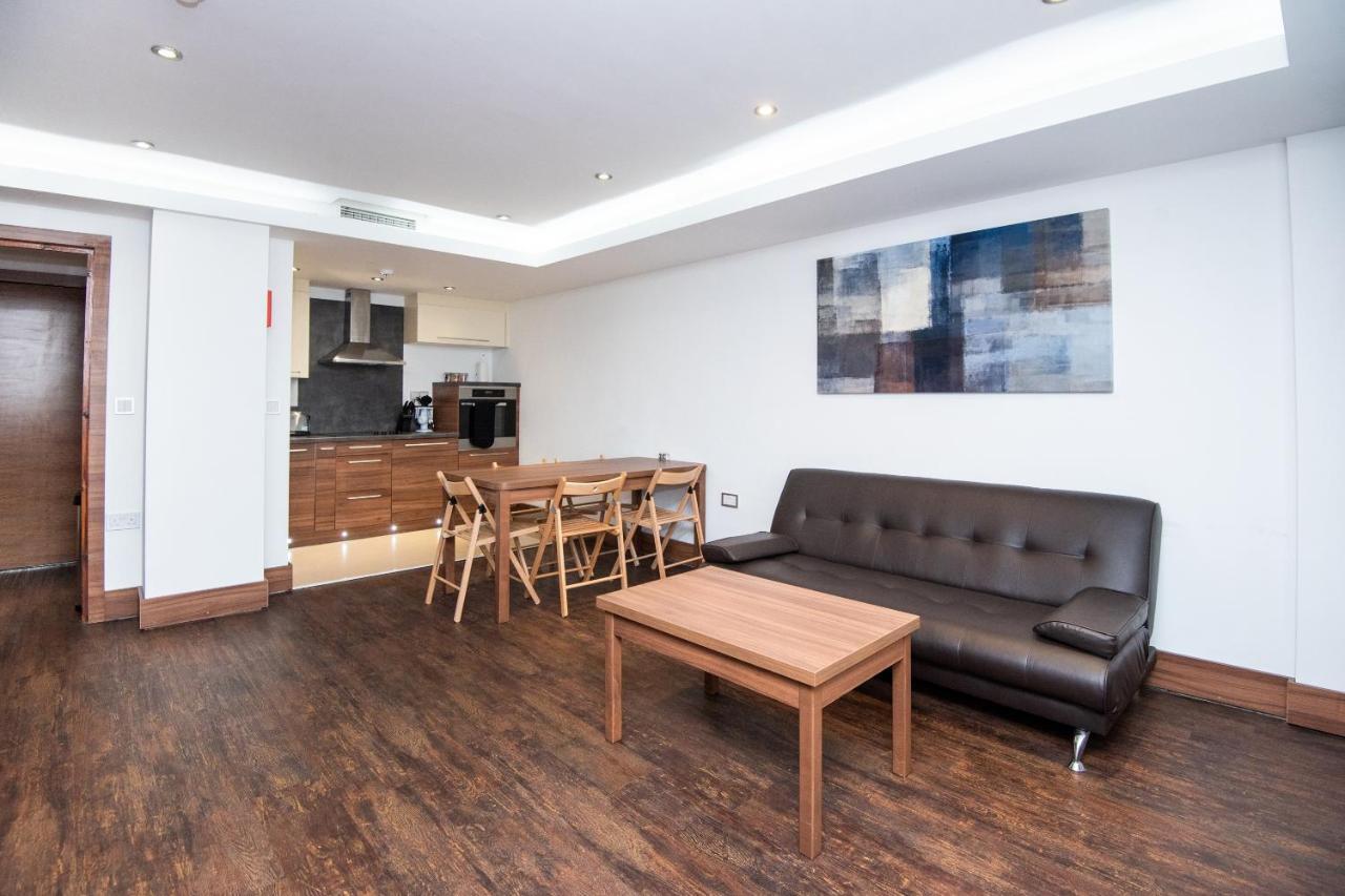 Livin' Serviced Apartments Watford  Bagian luar foto